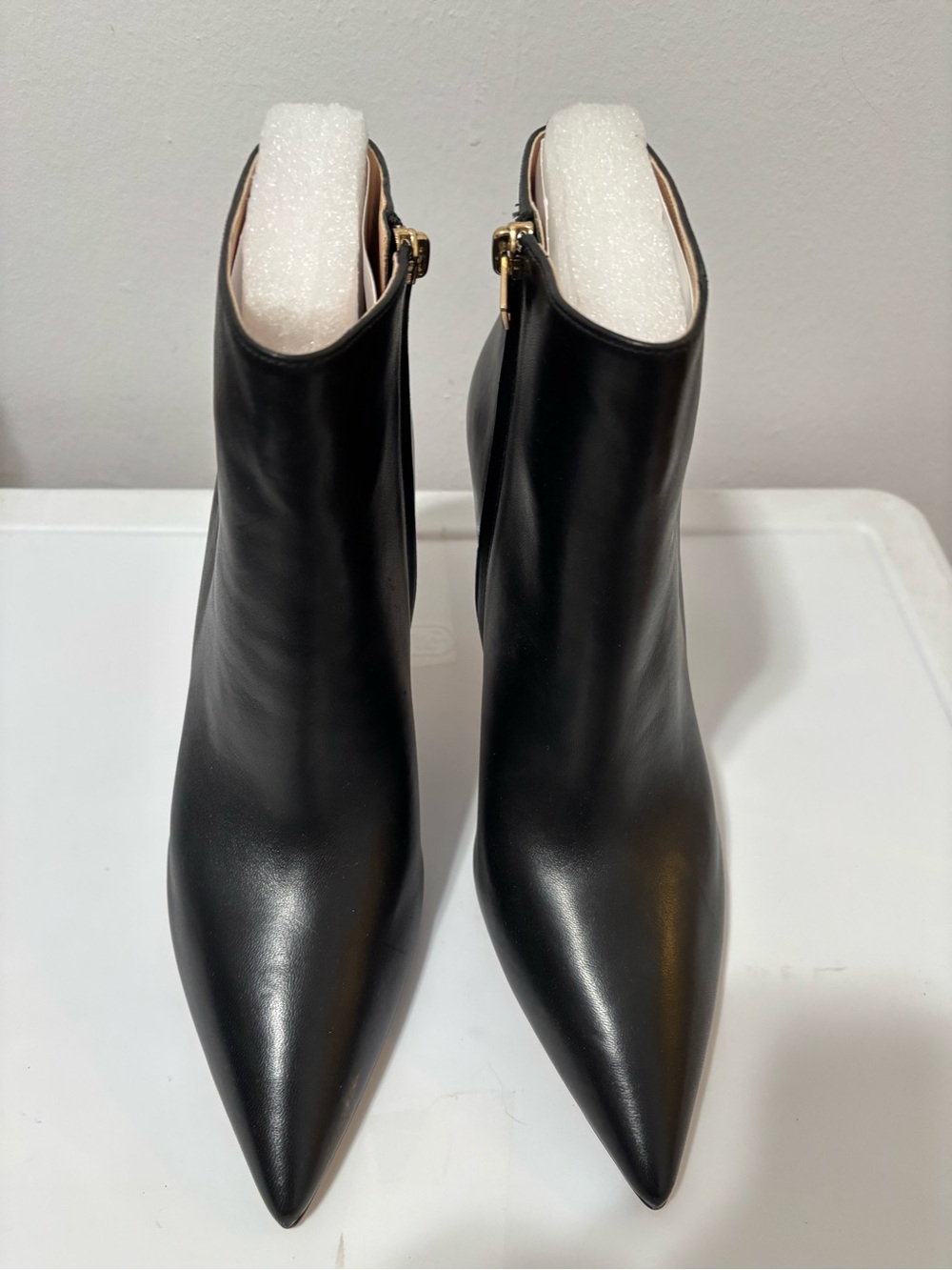 Stuart Weitzman Women's Black Pointed Toe Ankle Boots size 13
